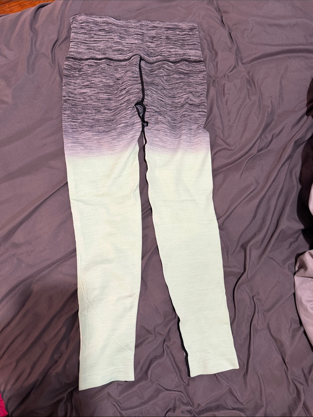 Yelete women’s Ombre Gray to Mint Leggings